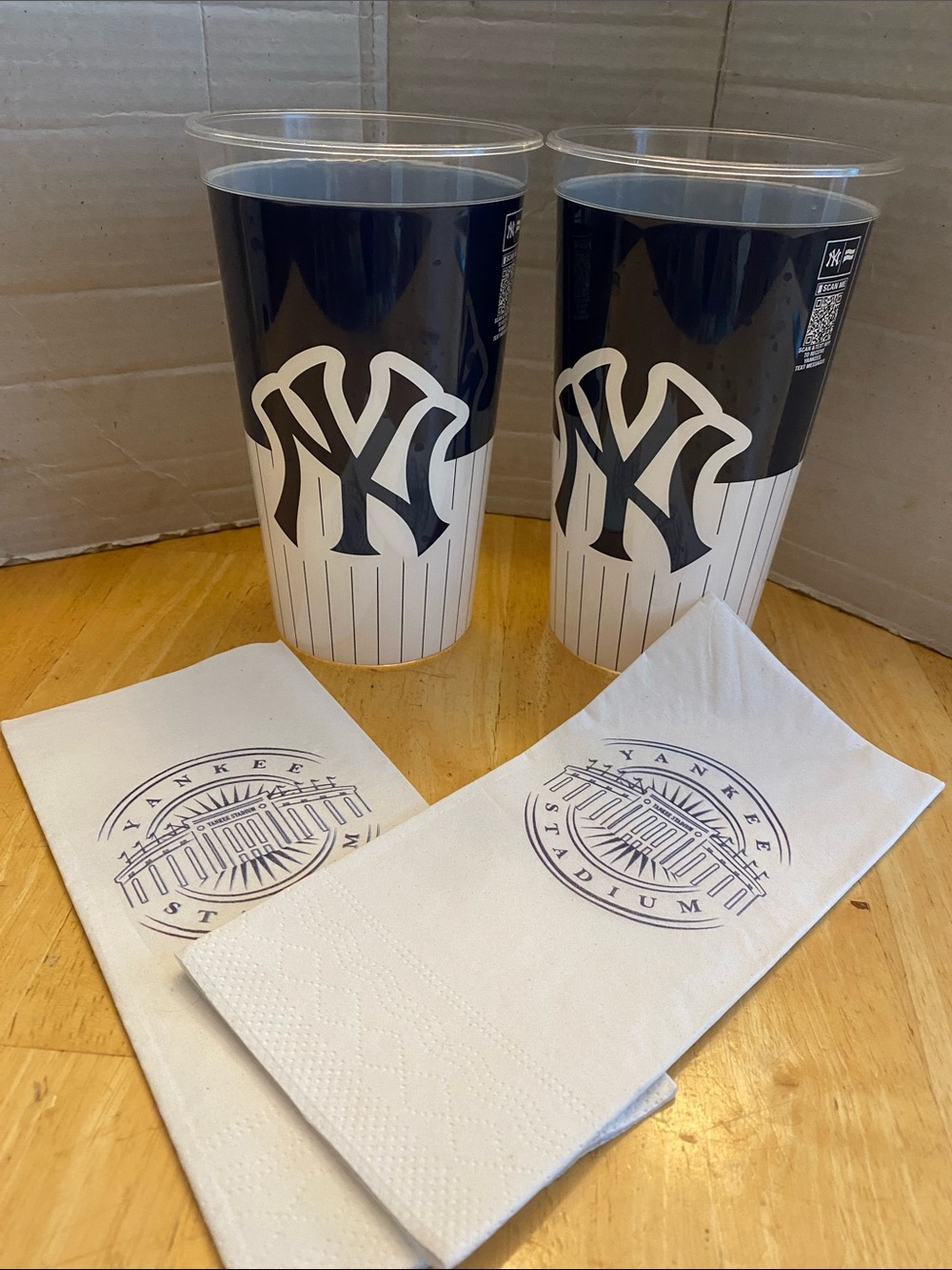 New York Yankees 2 Pinstripe Stadium Cups with 2 Napkins